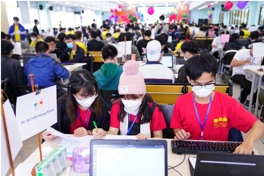 Sinh viên Khoa TV-TTH góp mặt trong đội tuyển trường đạt giải Kỳ thi Lập trình Sinh viên Quốc tế ICPC Asia năm 2020 - Ảnh: Website Khoa Thư viện - Thông tin học
