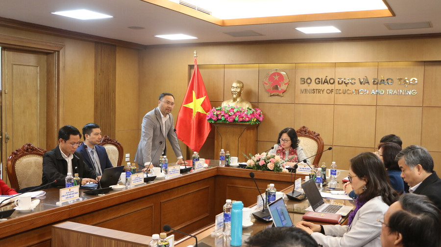 Đại diện các doanh nghiệp đồng hành cùng Chương trình kết nối nguồn lực xã hội xây dựng trường học an toàn, thân thiện giai đoạn 2021-2025 chia sẻ ý kiến tại hội nghị.