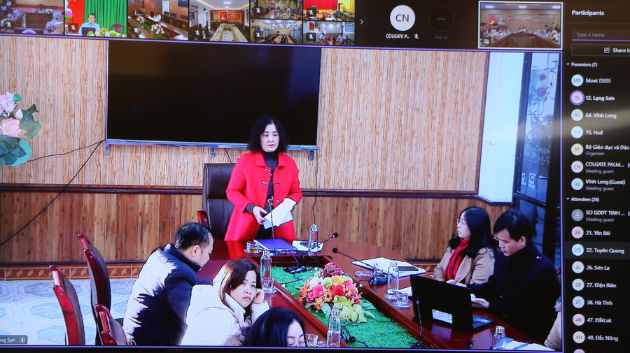 Lãnh đạo Sở GD&ĐT Lạng Sơn phát biểu tại điểm cầu trực tuyến.