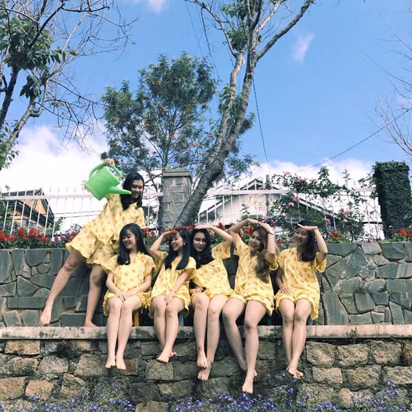 Điểm danh những kiểu chụp ảnh sống ảo tập thể cực chất cho team mê xê dịch ảnh 3