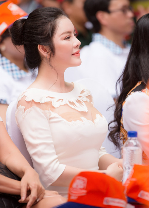 ly-nha-ky-dien-dam-hieu-gan-4000-usd-di-co-vu-giai-dua-xe-dap-3