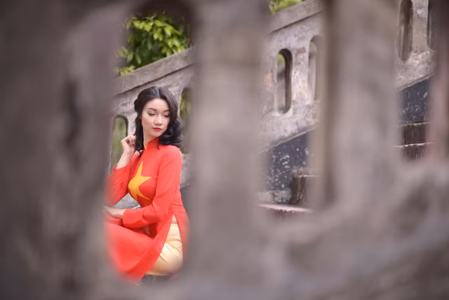 Cô gái xứ Lạng rạng rỡ trong tà áo dài màu cờ đỏ sao vàng ảnh 7