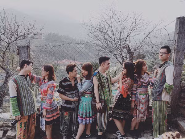 Điểm danh những kiểu chụp ảnh sống ảo tập thể cực chất cho team mê xê dịch ảnh 13