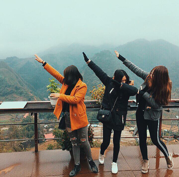 Điểm danh những kiểu chụp ảnh sống ảo tập thể cực chất cho team mê xê dịch ảnh 17 Điểm danh những kiểu chụp ảnh sống ảo tập thể cực chất cho team mê xê dịch ảnh 17