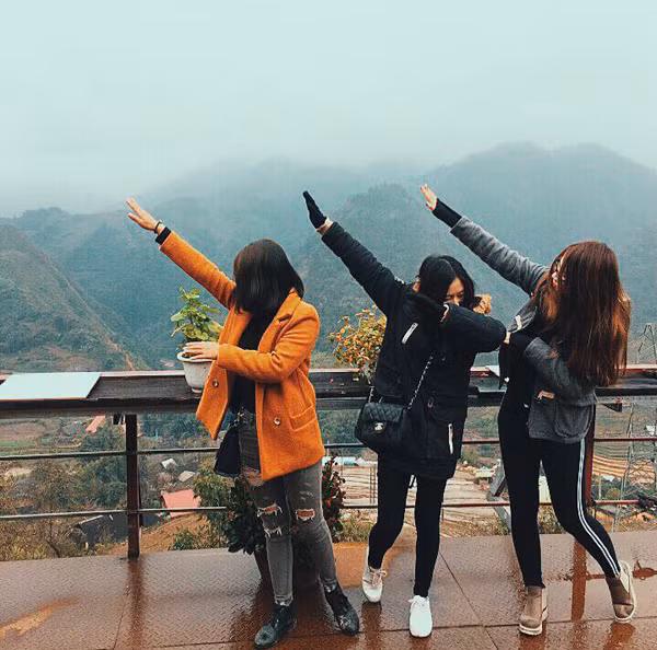 Điểm danh những kiểu chụp ảnh sống ảo tập thể cực chất cho team mê xê dịch ảnh 17