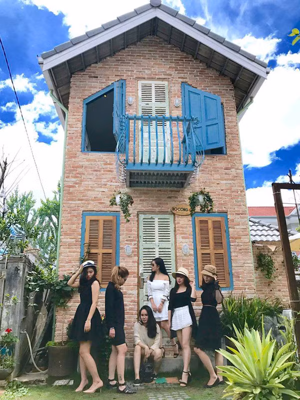 Điểm danh những kiểu chụp ảnh sống ảo tập thể cực chất cho team mê xê dịch ảnh 2