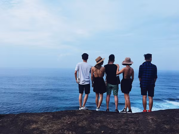 Điểm danh những kiểu chụp ảnh sống ảo tập thể cực chất cho team mê xê dịch ảnh 7