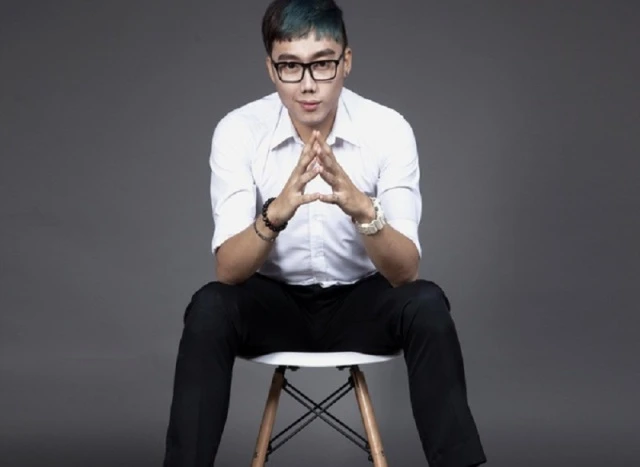 Vẻ ngoài thư sinh của “hot boy học đường” Ginô Tống