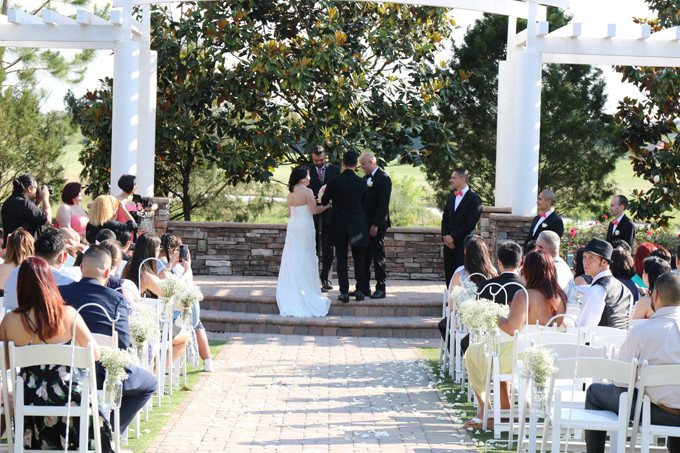 mc-nguyen-khang-thay-cha-nam-tay-em-gai-vao-le-duong-3