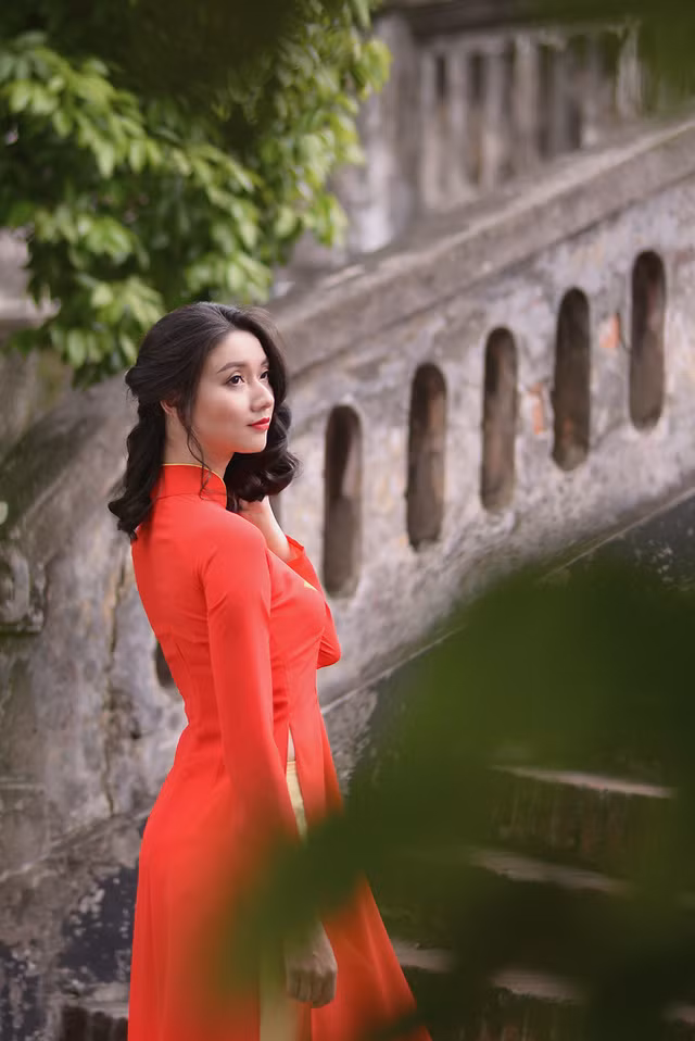 Cô gái xứ Lạng rạng rỡ trong tà áo dài màu cờ đỏ sao vàng ảnh 10