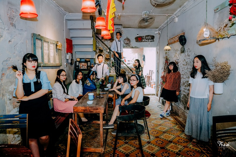 Học sinh Hưng Yên “hóa thân” cô cậu những năm 90 trong bộ ảnh kỷ yếu ảnh 2 Học sinh Hưng Yên “hóa thân” cô cậu những năm 90 trong bộ ảnh kỷ yếu ảnh 2