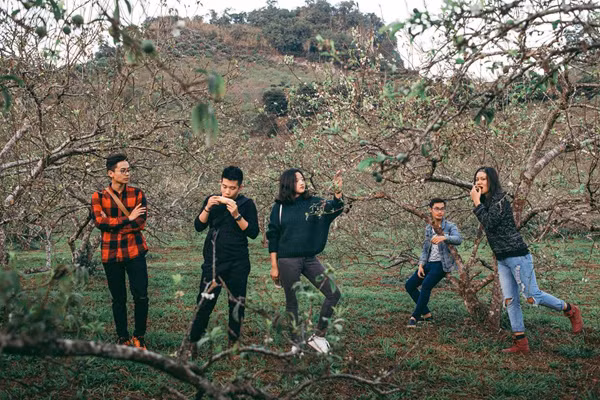 Điểm danh những kiểu chụp ảnh sống ảo tập thể cực chất cho team mê xê dịch ảnh 8