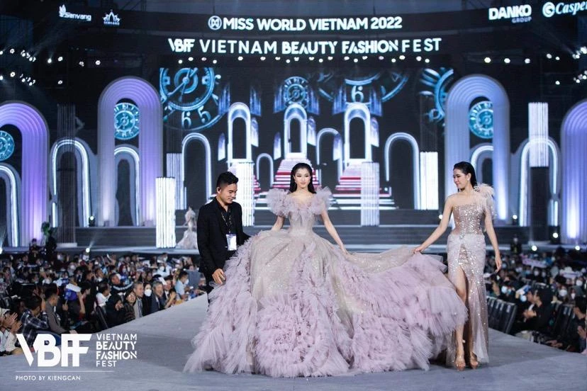 Kỉ niệm đáng nhớ của thí sinh có vòng eo nhỏ nhất Miss World Vietnam 2022