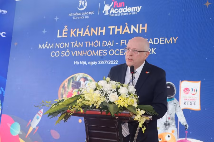 Ngài Keijo Norvanto– Đại sứ Phần Lan tại Việt Nam phát biểu chia sẻ tại buổi lễ.