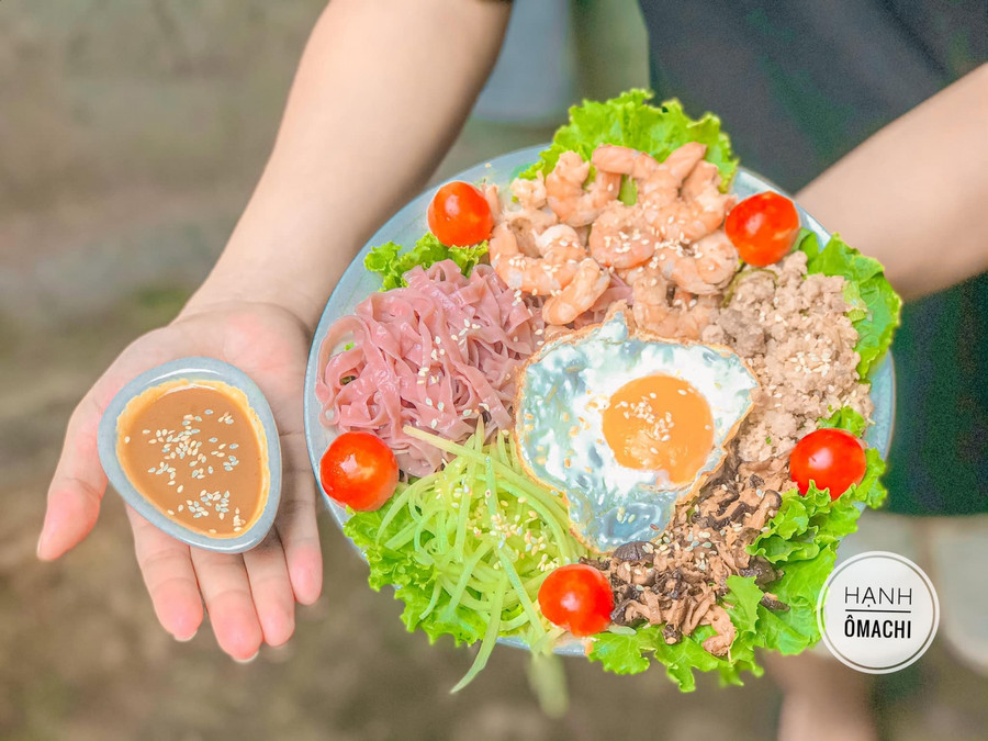 Phở lứt trộn tôm - thịt băm. Phở lứt trộn tôm - thịt băm.