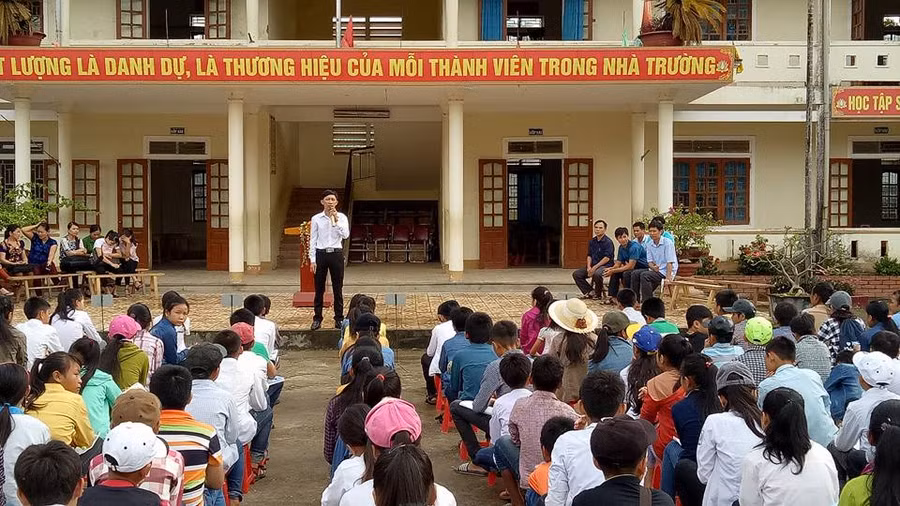 Trường THCS Môn Sơn tập trung học sinh năm học mới 2016 – 2017 Trường THCS Môn Sơn tập trung học sinh năm học mới 2016 – 2017