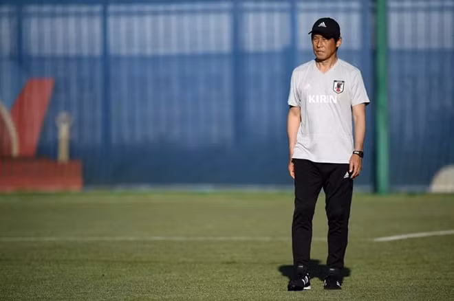 HLV Nishino đang cảm thấy một thách thức rất lớn trước mặt