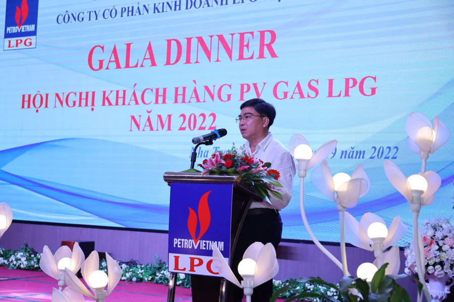 Ông Lê Trọng Khang – Giám đốc Công ty cổ phần Dầu khí Ngọc Trai Phú Quốc chia sẻ và cam kết đồng hành cùng PV GAS LPG tại hội nghị Ông Lê Trọng Khang – Giám đốc Công ty cổ phần Dầu khí Ngọc Trai Phú Quốc chia sẻ và cam kết đồng hành cùng PV GAS LPG tại hội nghị