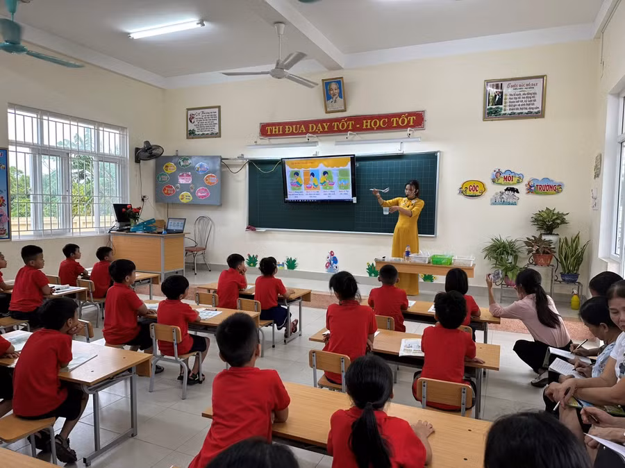 Tiết dạy môn Tự nhiên – Xã hội lớp 2 của cô giáo Trần Hương Giang, Trường Tiểu học Hải Đông (Hải Hậu, Nam Định). 