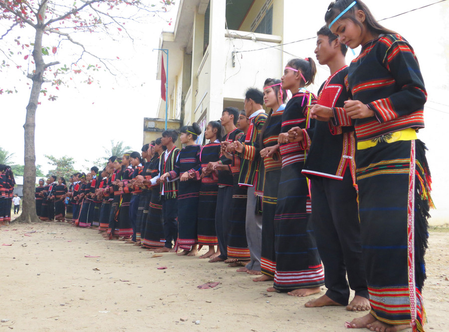Điệu xoang “đặc sản” của người dân Tây Nguyên. Điệu xoang “đặc sản” của người dân Tây Nguyên.