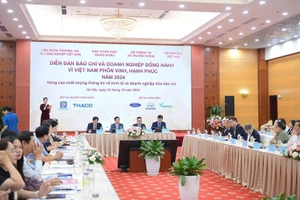 Các đại biểu tham dự Diễn đàn Báo chí và Doanh nghiệp đồng hành vì Việt Nam phồn vinh, hạnh phúc lần thứ Hai - năm 2024