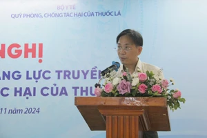 Ông Hồ Hồng Hải, Phó Vụ trưởng Vụ Pháp chế, Bộ Thông tin và Truyền thông phát biểu tại hội nghị. (Ảnh: Phong Anh)