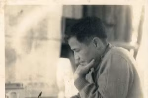 Đại tướng Nguyễn Chí Thanh làm việc tại căn cứ Trung ương Cục miền Nam, năm 1966. Ảnh tư liệu.