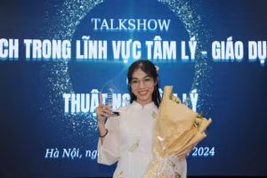 Nguyễn Hoàng Anh Thư tại lễ trao thưởng. Ảnh: Phong Anh