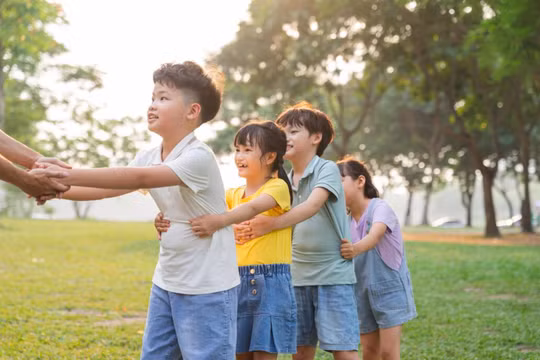 Anh chị em là những người thân quan trọng, đồng hành cùng chúng ta từ thời thơ ấu, tuổi trẻ cho đến khi trưởng thành. (Ảnh: ITN).