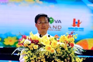 Phó Chủ tịch UBND tỉnh Lâm Đồng Đinh Văn Tuấn phát biểu khai mạc.