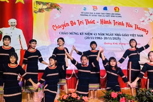 Từ những hoạt động gần gũi, sáng tạo, Trường PTDTNT THCS – THPT Đắk Glong đang từng ngày khơi dậy niềm tự hào và ý thức gìn giữ bản sắc trong mỗi học sinh.