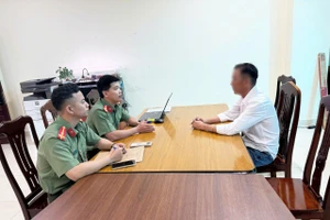 Công an tỉnh Lâm Đồng làm việc với người đăng tải thông tin sai sự thật.