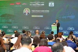 Quang cảnh diễn đàn.