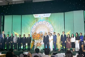 Sự kiện quy tụ hơn 400 đại biểu tham dự trực tiếp cùng hàng nghìn lượt theo dõi trực tuyến.