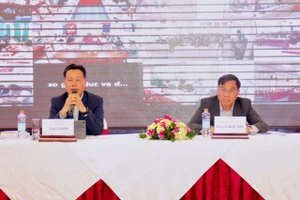 Thứ trưởng Bộ GD&ĐT Lê Quân và Phó Chủ tịch UBND tỉnh Lâm Đồng Võ Ngọc Hiệp đồng chủ trì hội nghị.