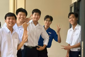 Đối với phương thức xét kết quả thi tốt nghiệp THPT ngành Sư phạm Toán học dẫn đầu với 24,8 điểm.