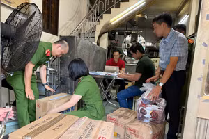  Cảnh báo sự nguy hại khi liên tiếp phát hiện số lượng lớn cà phê giả