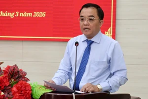 Ứng cử viên Huỳnh Ngọc Liêm trình bày chương trình hành động.