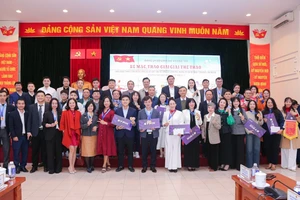 Đảng ủy Bộ GD&ĐT bế mạc giải thể thao kỷ niệm Ngày Nhà giáo Việt Nam