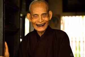 Đức Đệ Tam Pháp chủ - Đại lão Hòa thượng Thích Phổ Tuệ và nụ cười hoan hỉ. Ảnh tư liệu.