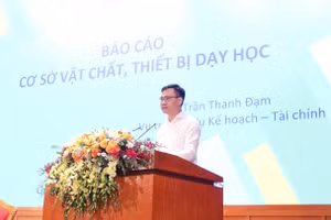 Ông Trần Thanh Đạm, Vụ trưởng Vụ Kế hoạch - Tài chính báo cáo tại hội nghị.