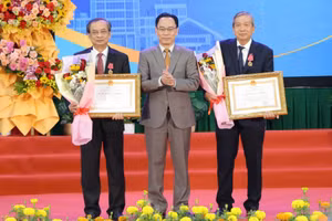 Quyền Bộ trưởng Hoàng Minh Sơn dự Lễ kỷ niệm 60 năm thành lập Đại học Cần Thơ