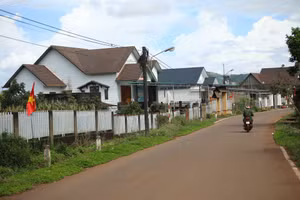 Những ngôi nhà khang trang tại "làng tỷ phú" Lâm Đồng.