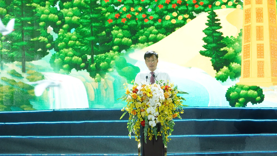 Ông Đinh Văn Tuấn, Phó Chủ tịch UBND tỉnh Lâm Đồng phát biểu bế mạc. 1000034151.jpg