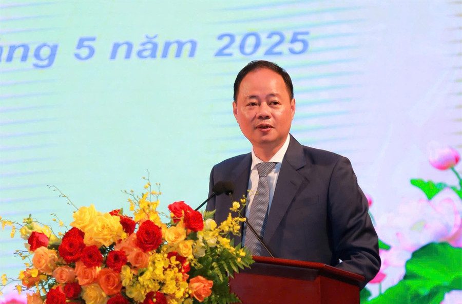 Ông Trần Hồng Thái, Chủ tịch UBND tỉnh Lâm Đồng ghi nhận, biểu dương thành tích của ngành GD&ĐT trong giai đoạn 2020-2025. (Ảnh: GD) a-thai-ct.jpg