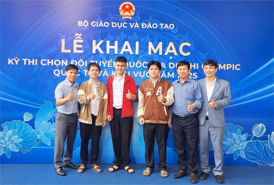 Đoàn học sinh Đắk Lắk dự Kỳ thi chọn đội tuyển quốc gia dự thi quốc tế, khu vực năm 2025. (Ảnh: NT)