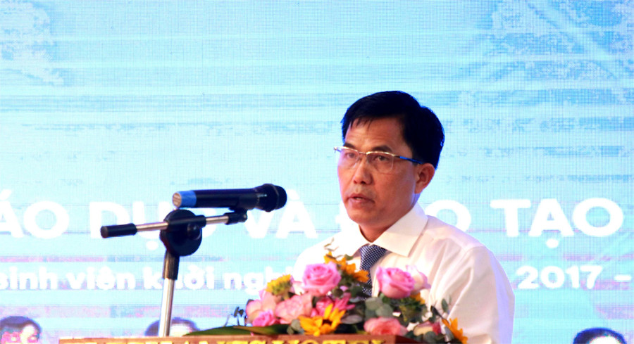 Phó Giám đốc Sở GD&ĐT Nguyễn Xuân Đá phát động phong trào thi đua giai đoạn 2025-2030. (Ảnh: Thành Tâm) 1-a-da.jpg