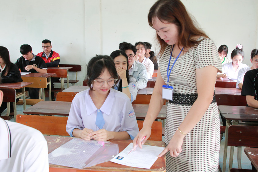 Giáo viên tại Đắk Nông thực hiện nhiệm vụ do Sở GD&ĐT điều động. (Ảnh tư liệu)