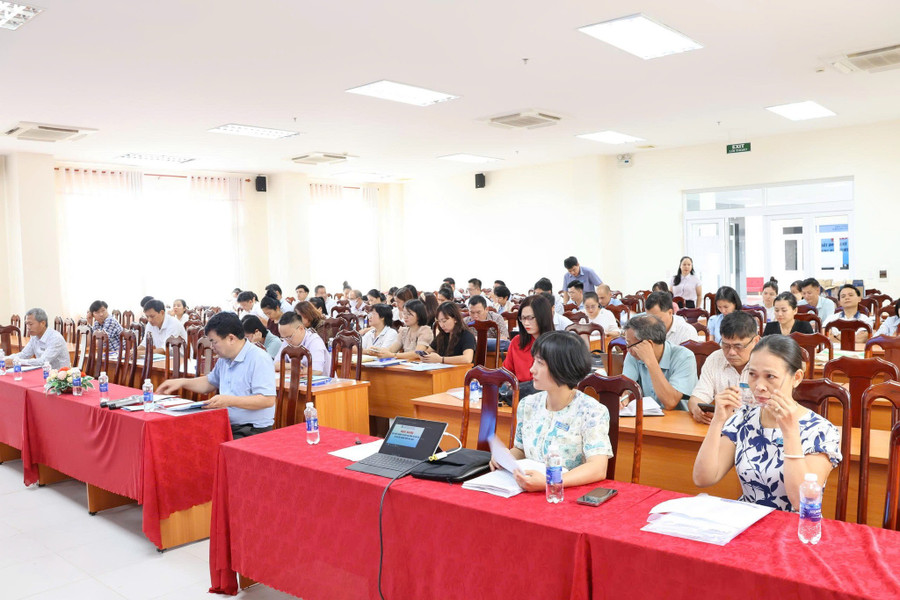 100% cán bộ, giảng viên Trường Đại học Tây Nguyên hoàn thành bài kiểm tra nghiệp vụ theo quy định. (Ảnh: TT) 2-cb.jpg