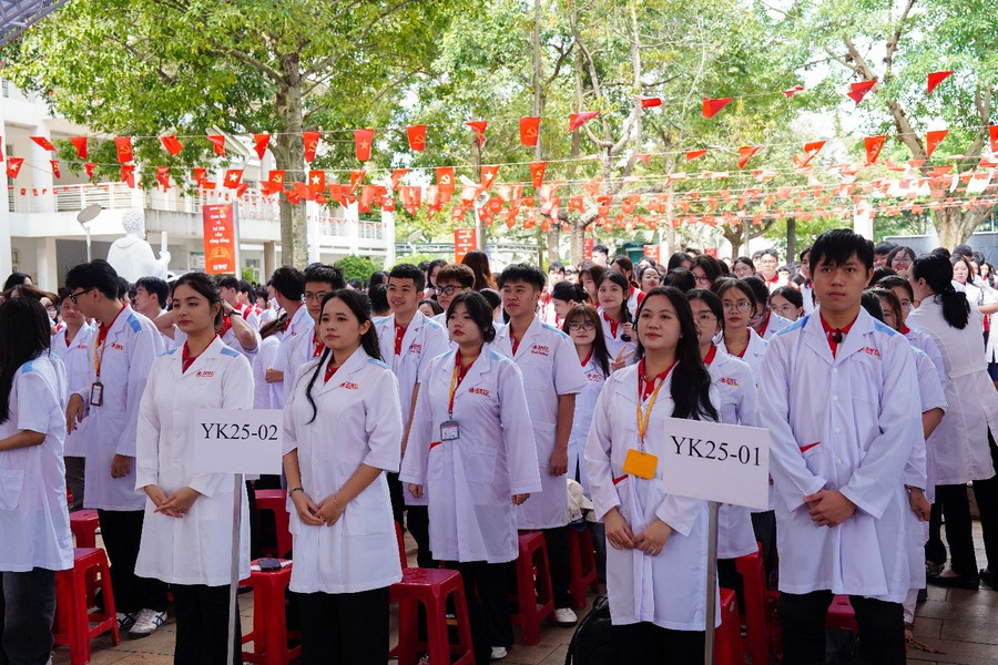 Tân sinh viên BMU khóa 2025.